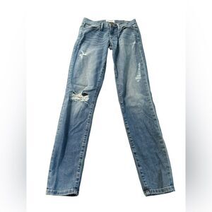Beautifully distressed Frame Le skinny de Jenne light wash sz 0/25